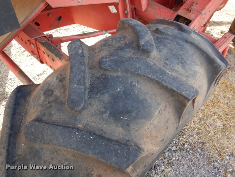 image for item FG9888 1998 Case IH 2388 combine