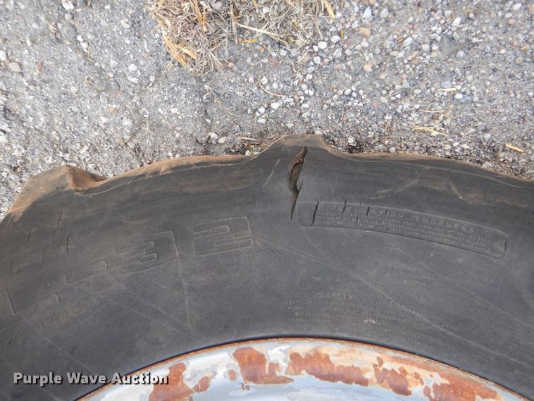 image for item FG9888 1998 Case IH 2388 combine