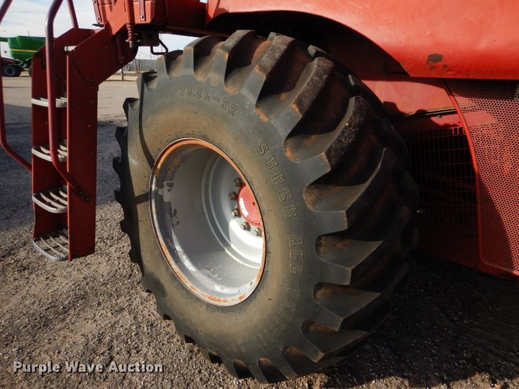 image for item FG9888 1998 Case IH 2388 combine