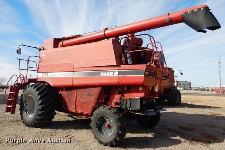 image for item FG9889 1996 Case IH 2188 combine