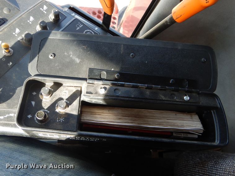 image for item FG9889 1996 Case IH 2188 combine