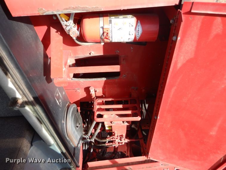 image for item FG9889 1996 Case IH 2188 combine