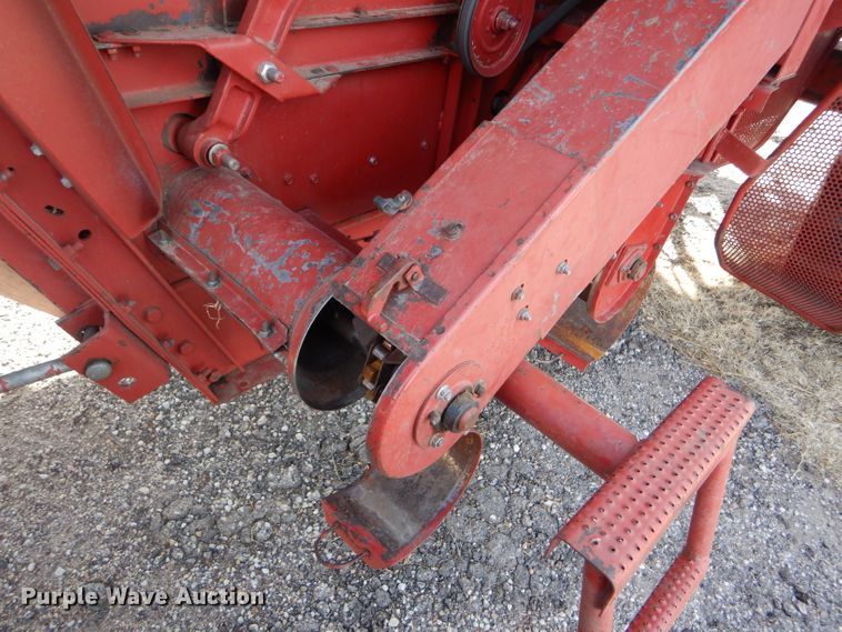 image for item FG9889 1996 Case IH 2188 combine