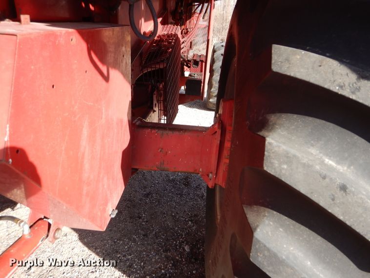 image for item FG9889 1996 Case IH 2188 combine