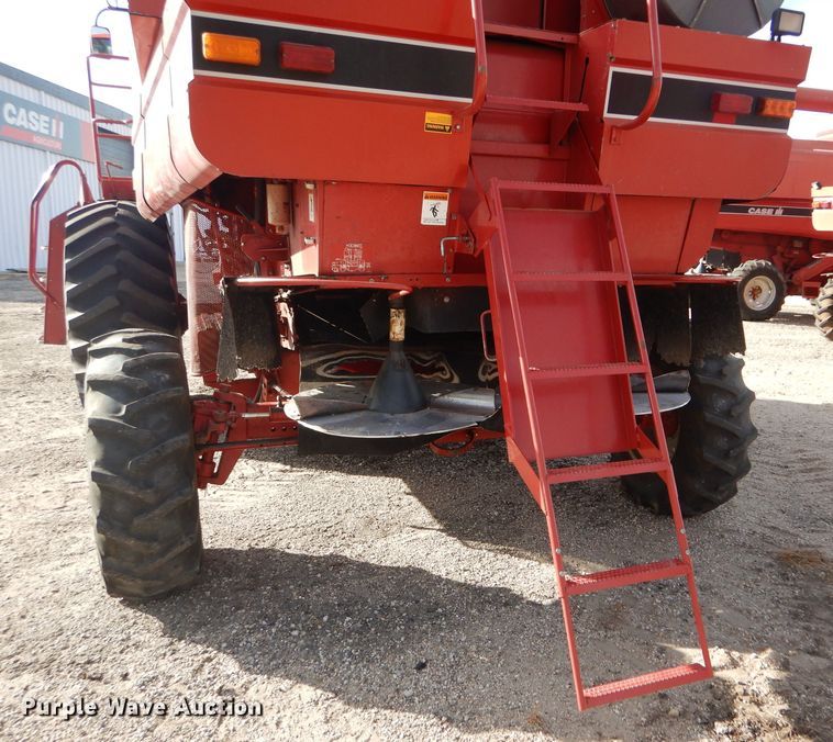 image for item FG9889 1996 Case IH 2188 combine