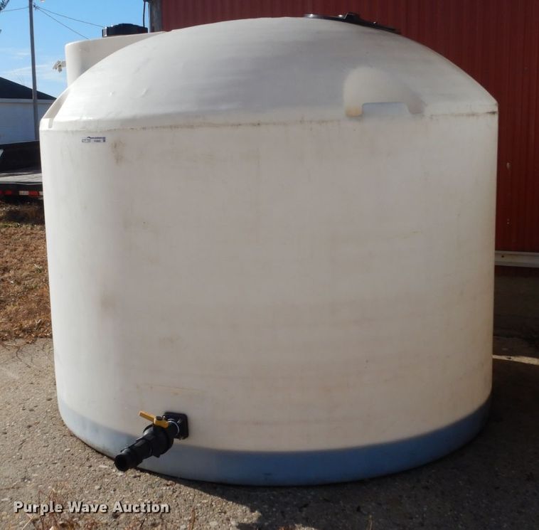 image for item FU9005 (2) poly tanks