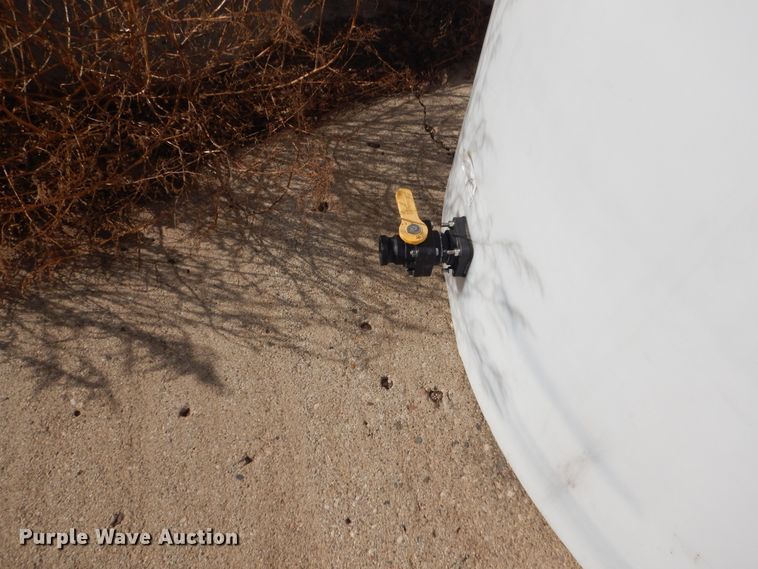 image for item FU9005 (2) poly tanks