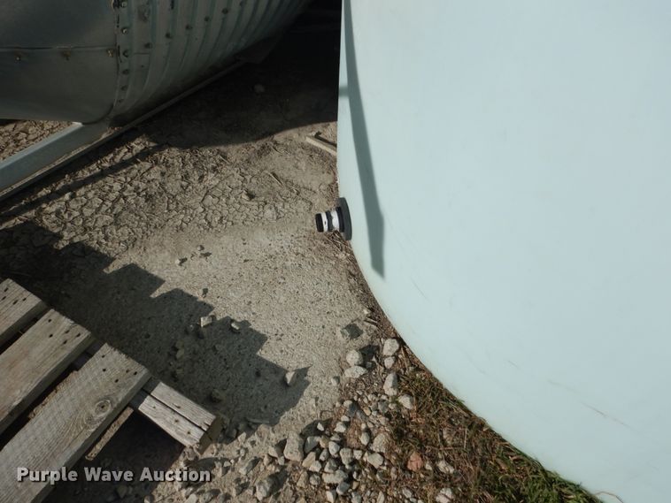 image for item FU9009 (3) poly tanks