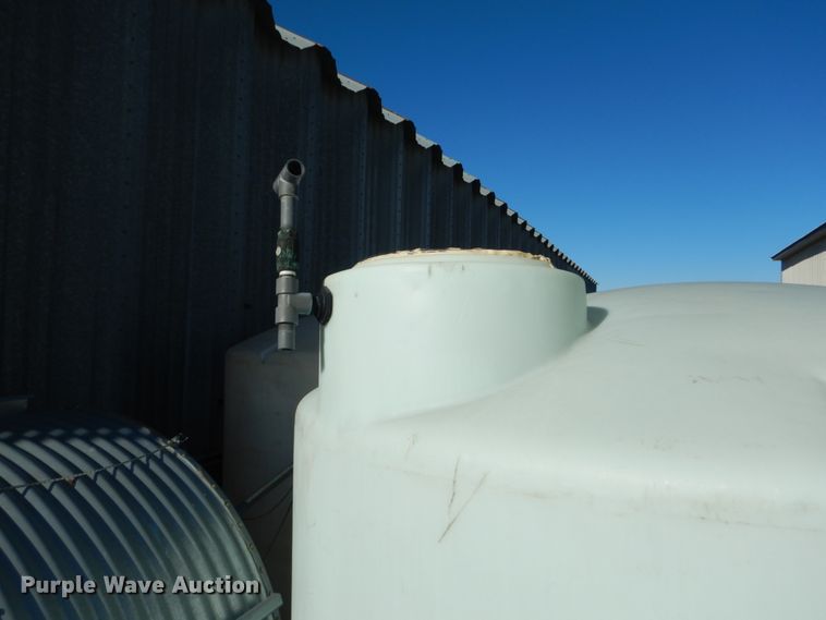 image for item FU9009 (3) poly tanks