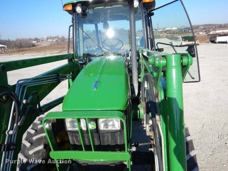 image for item FU9053 2005 John Deere 5425 MFWD tractor