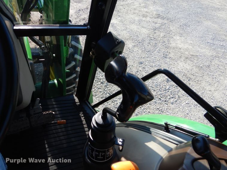 image for item FU9053 2005 John Deere 5425 MFWD tractor