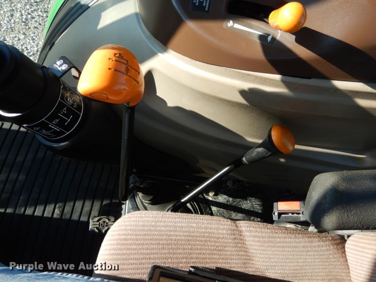 image for item FU9053 2005 John Deere 5425 MFWD tractor