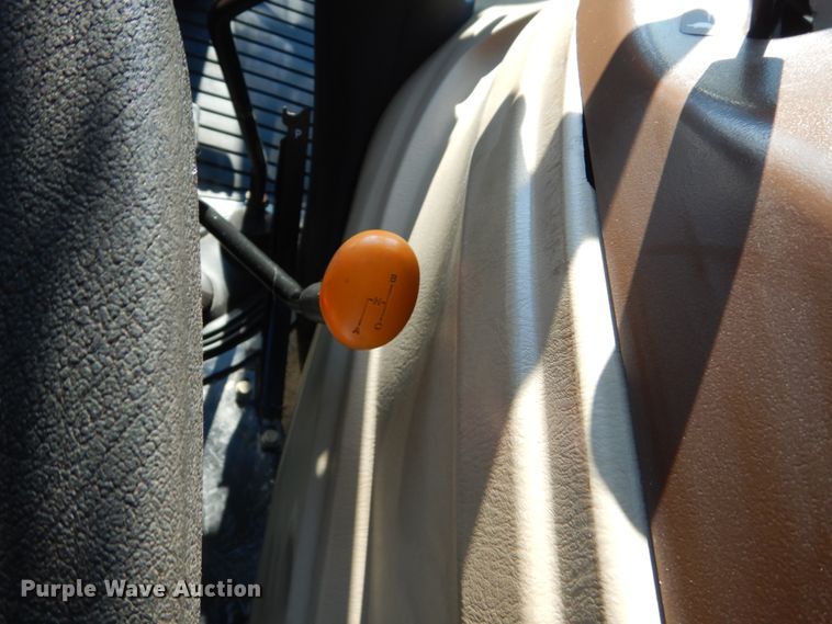 image for item FU9053 2005 John Deere 5425 MFWD tractor