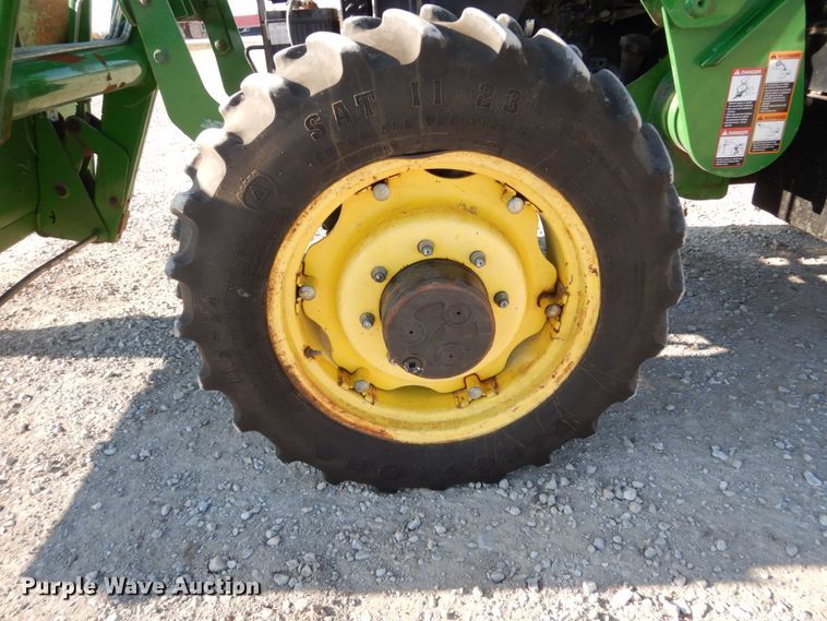 image for item FU9053 2005 John Deere 5425 MFWD tractor