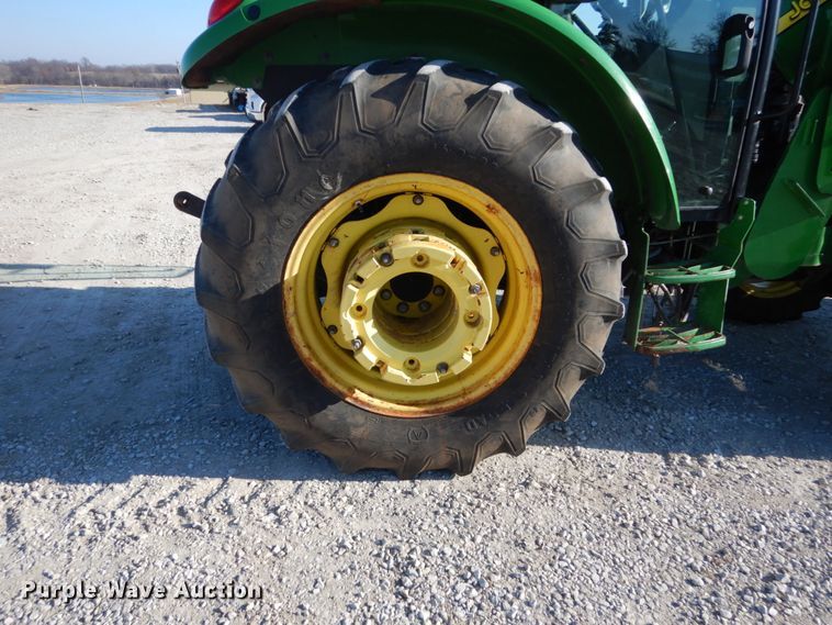 image for item FU9053 2005 John Deere 5425 MFWD tractor