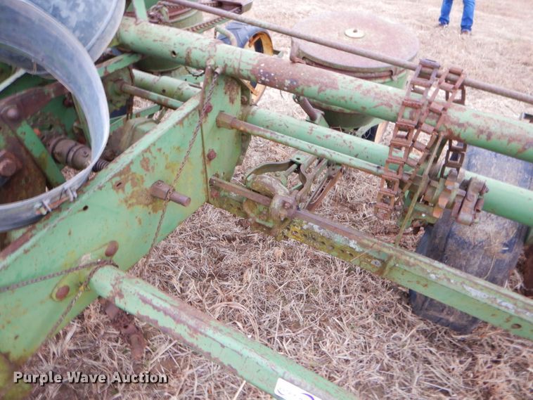 image for item GB9512 John Deere 494A planter