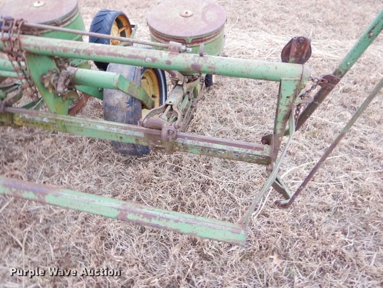image for item GB9512 John Deere 494A planter