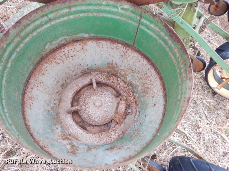 image for item GB9512 John Deere 494A planter