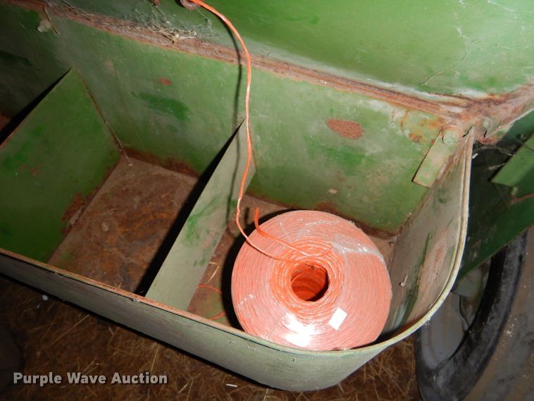 image for item GB9522 John Deere 24T small square baler