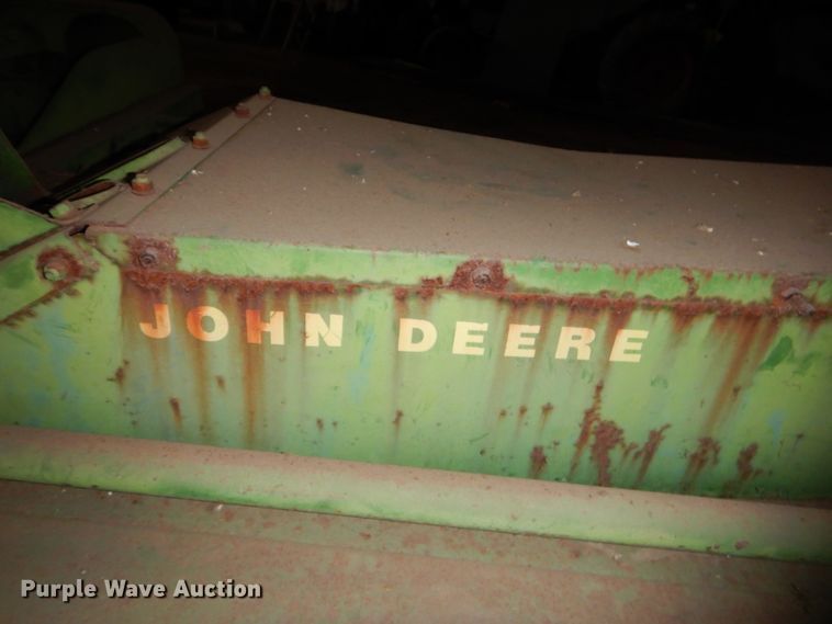 image for item GB9522 John Deere 24T small square baler