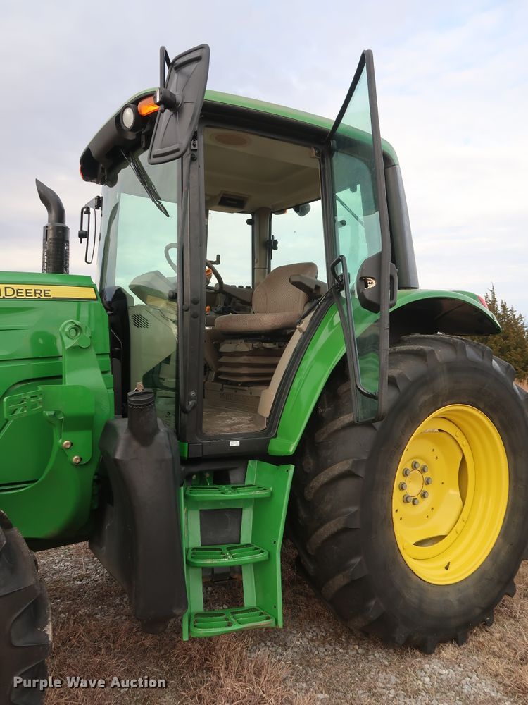 image for item GD9937 2014 John Deere 6125M MFWD tractor