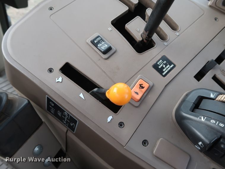 image for item GD9937 2014 John Deere 6125M MFWD tractor