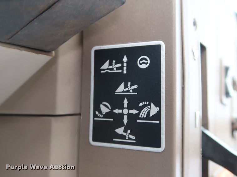 image for item GD9937 2014 John Deere 6125M MFWD tractor