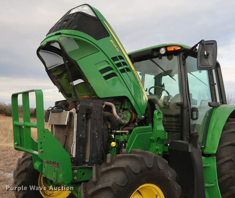image for item GD9937 2014 John Deere 6125M MFWD tractor