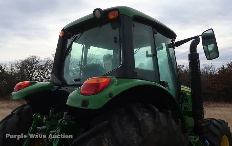 image for item GD9937 2014 John Deere 6125M MFWD tractor