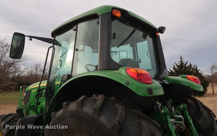 image for item GD9937 2014 John Deere 6125M MFWD tractor