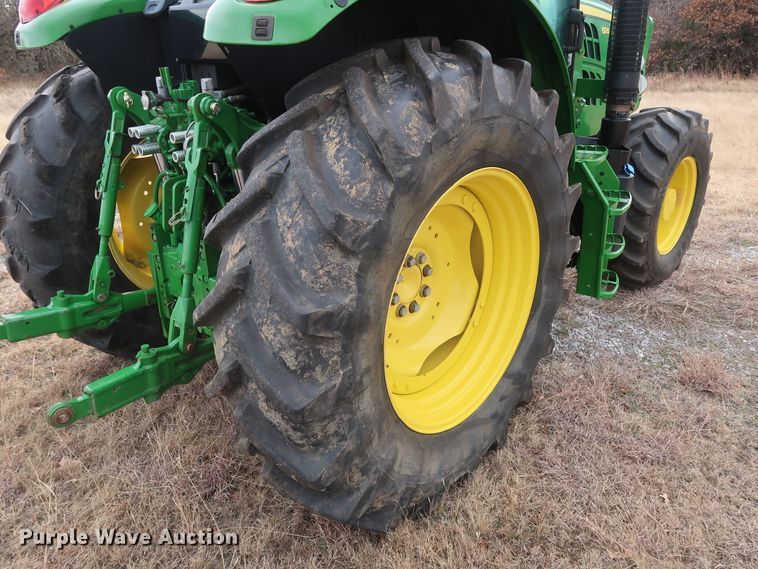 image for item GD9937 2014 John Deere 6125M MFWD tractor