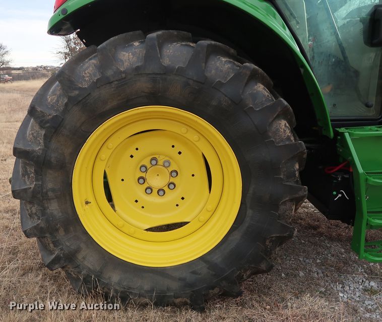 image for item GD9937 2014 John Deere 6125M MFWD tractor