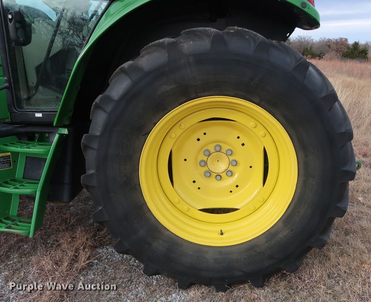 image for item GD9937 2014 John Deere 6125M MFWD tractor