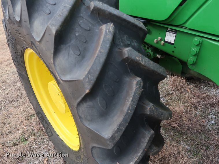 image for item GD9937 2014 John Deere 6125M MFWD tractor