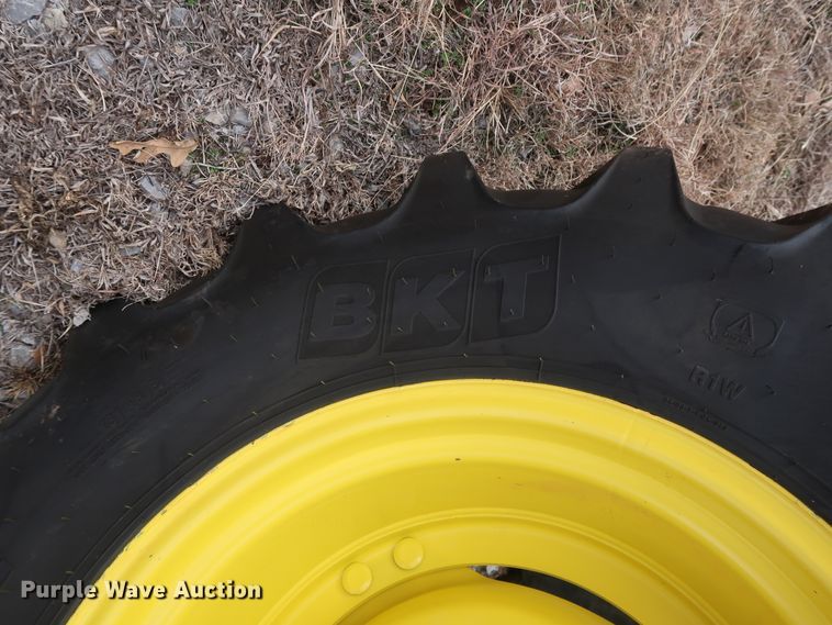 image for item GD9937 2014 John Deere 6125M MFWD tractor