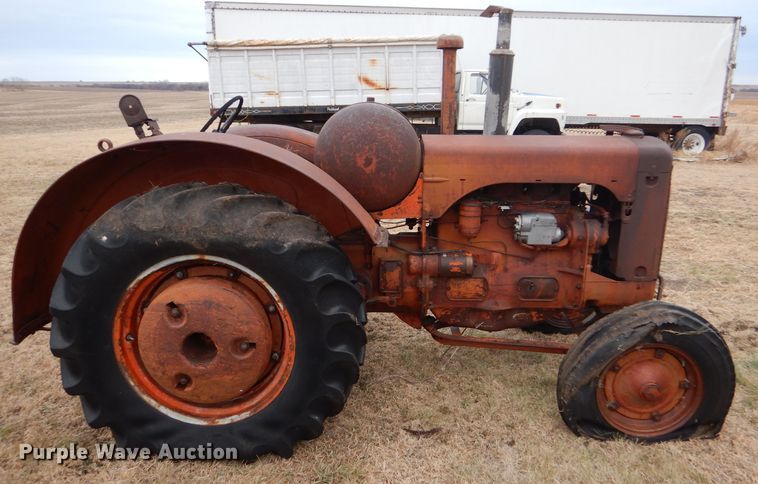 image for item GE9536 1948 Case LA tractor