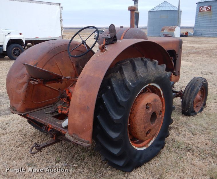 image for item GE9536 1948 Case LA tractor