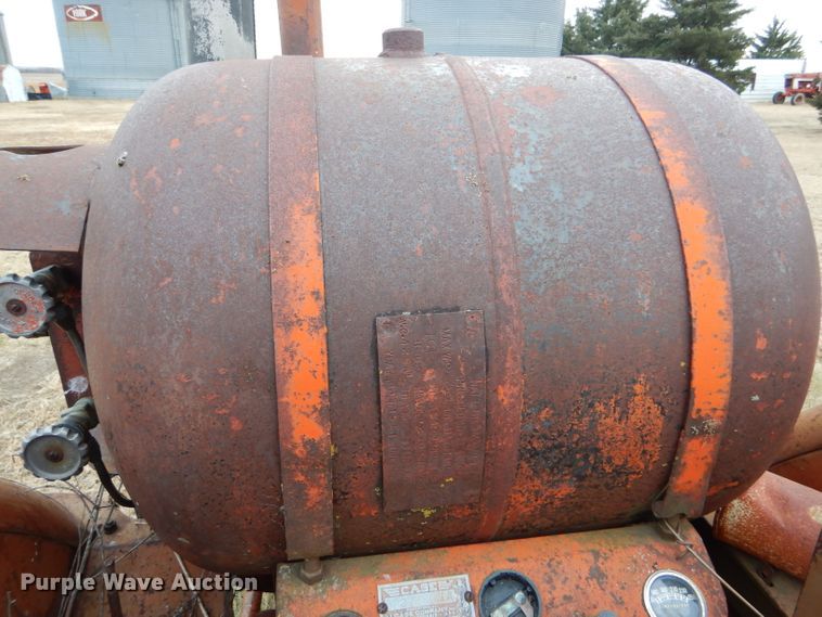 image for item GE9536 1948 Case LA tractor