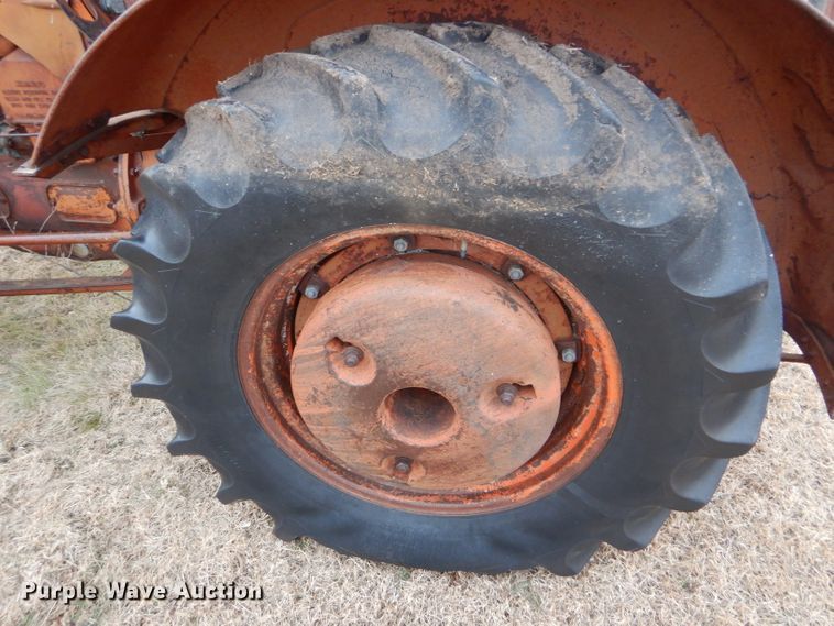 image for item GE9536 1948 Case LA tractor
