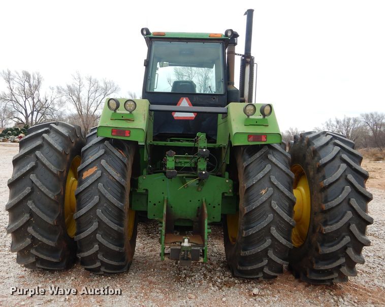 image for item GF9846 1990 John Deere 8760 4WD tractor