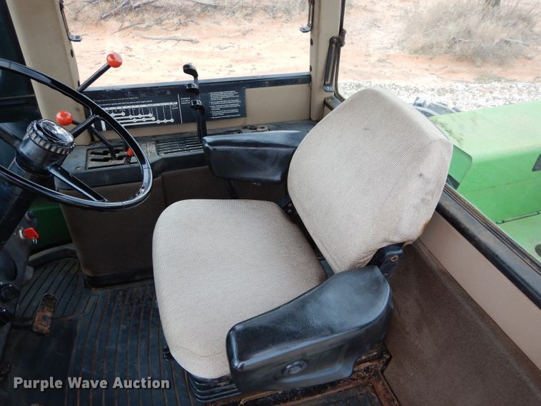 image for item GF9846 1990 John Deere 8760 4WD tractor