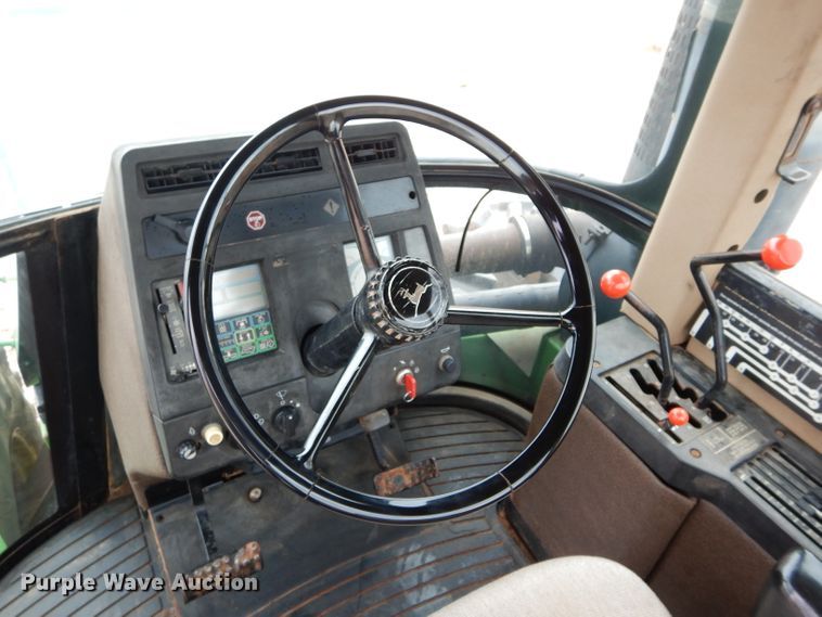 image for item GF9846 1990 John Deere 8760 4WD tractor