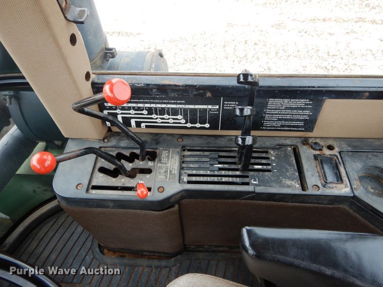 image for item GF9846 1990 John Deere 8760 4WD tractor