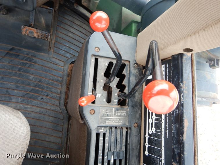 image for item GF9846 1990 John Deere 8760 4WD tractor