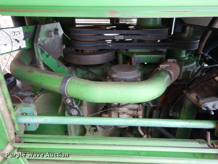 image for item GF9846 1990 John Deere 8760 4WD tractor