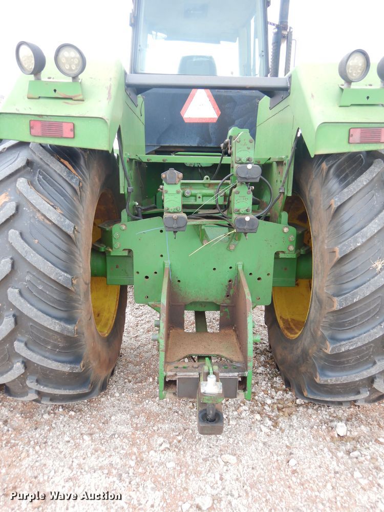 image for item GF9846 1990 John Deere 8760 4WD tractor