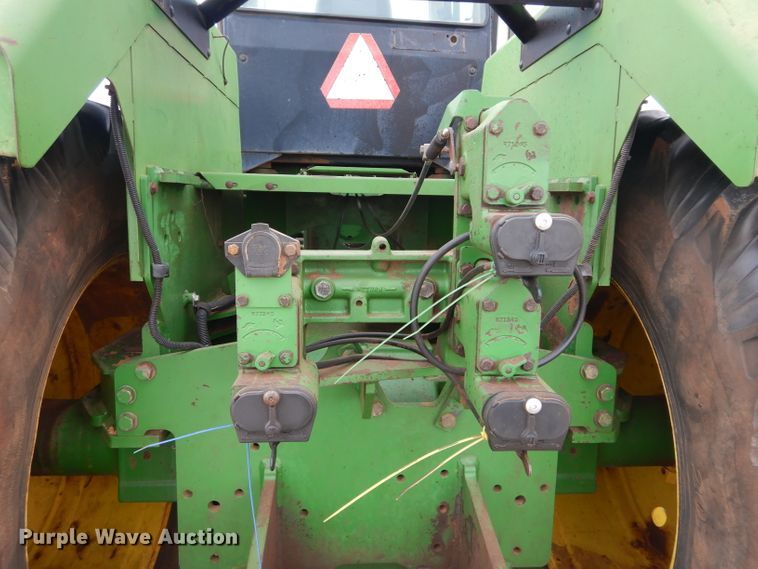 image for item GF9846 1990 John Deere 8760 4WD tractor