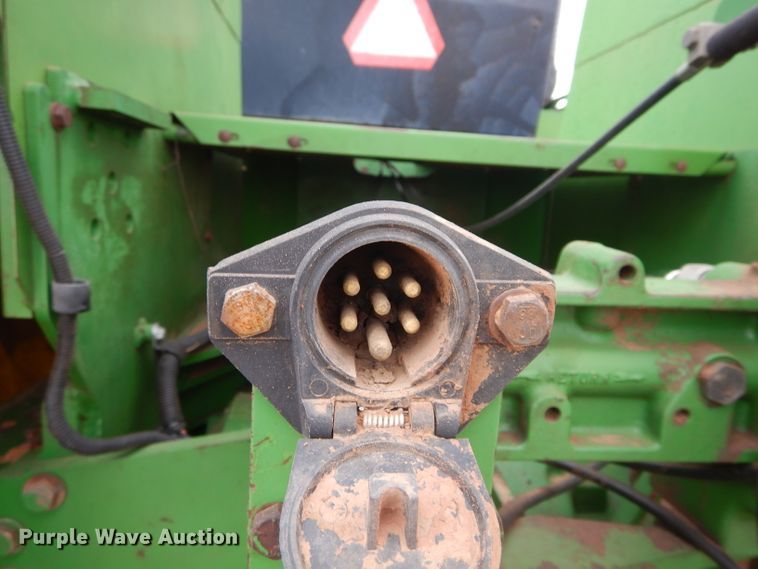 image for item GF9846 1990 John Deere 8760 4WD tractor