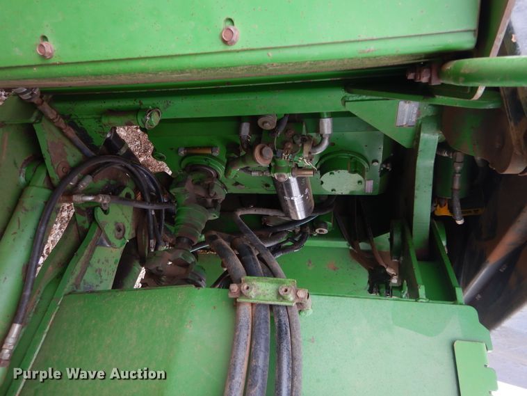 image for item GF9846 1990 John Deere 8760 4WD tractor