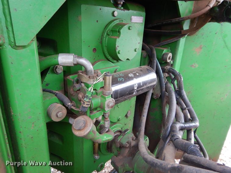 image for item GF9846 1990 John Deere 8760 4WD tractor